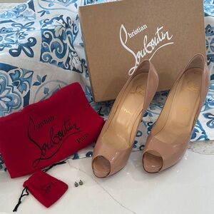 *Pre-owned, LIKE NEW* Christian Louboutin Very Prive 120 mm nude platform heels